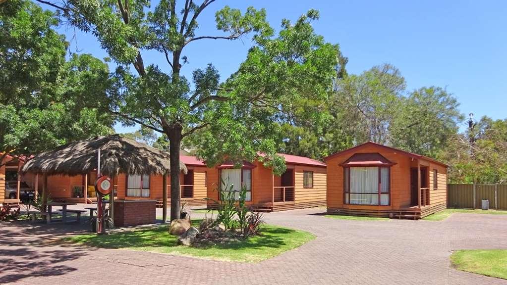 Adelaide Caravan Park - Aspen Holiday Parks Екстериор снимка