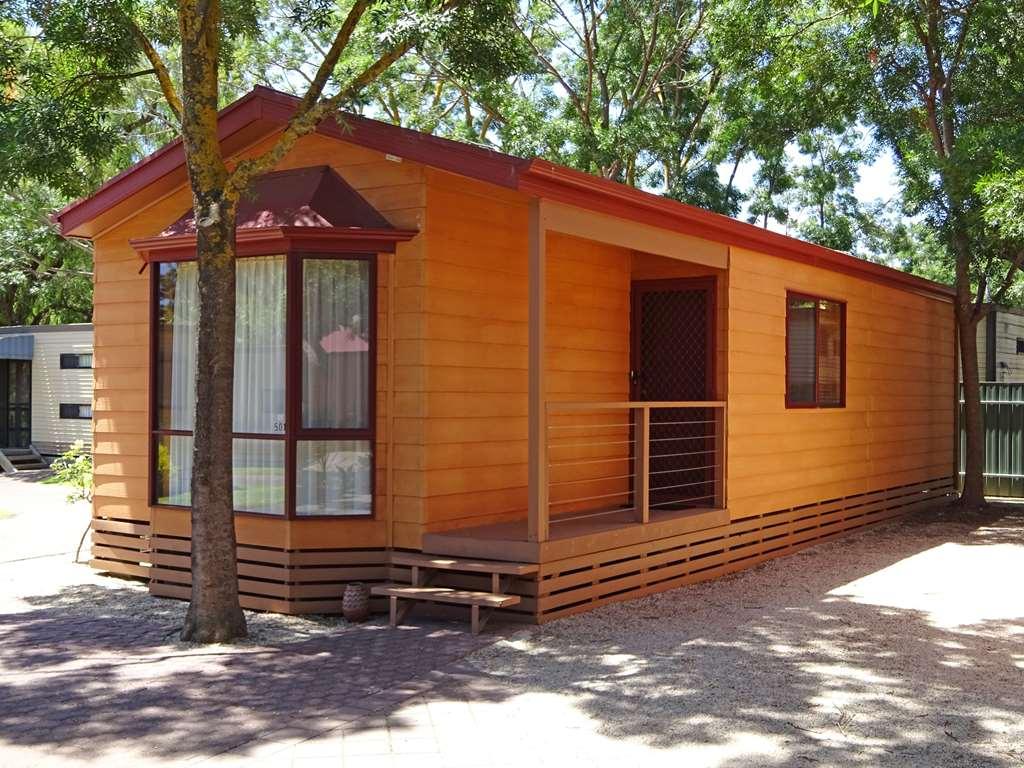Adelaide Caravan Park - Aspen Holiday Parks Екстериор снимка