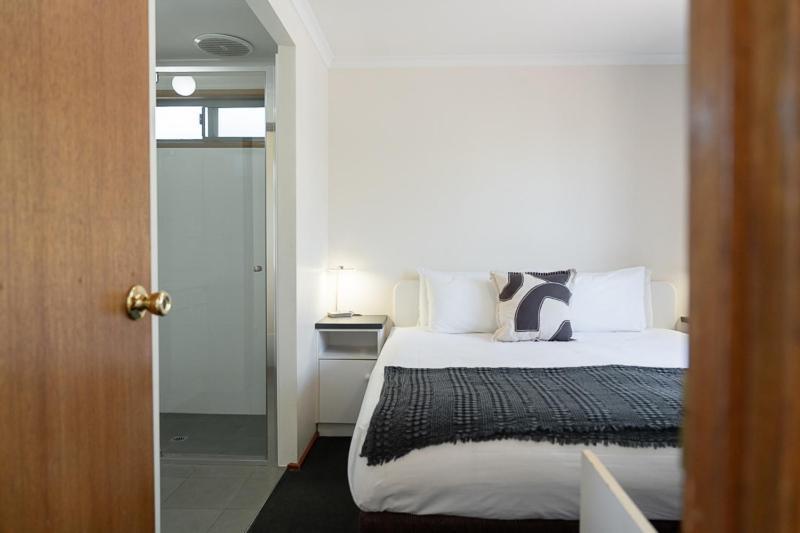 Adelaide Caravan Park - Aspen Holiday Parks Екстериор снимка
