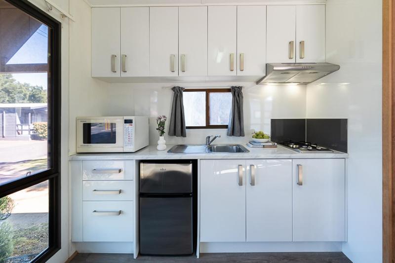 Adelaide Caravan Park - Aspen Holiday Parks Стая снимка