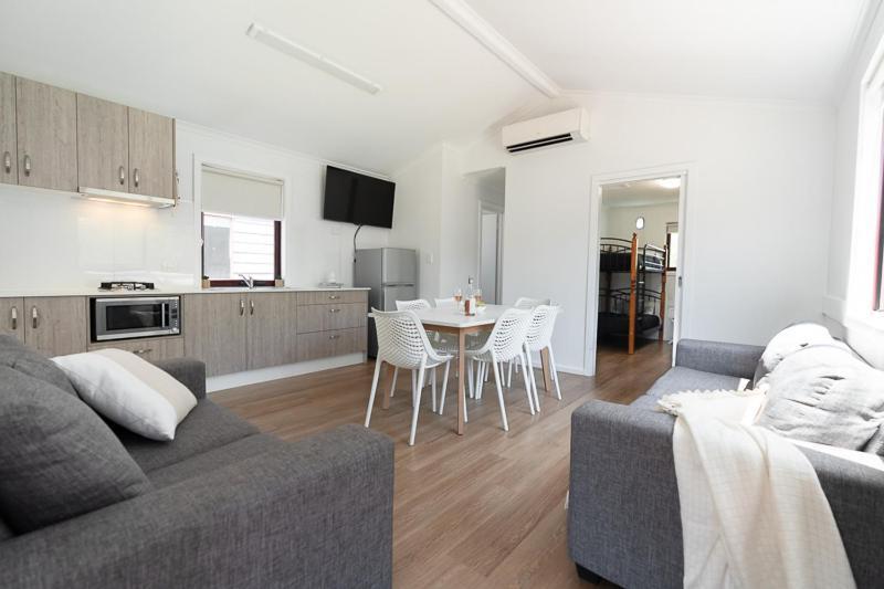 Adelaide Caravan Park - Aspen Holiday Parks Стая снимка