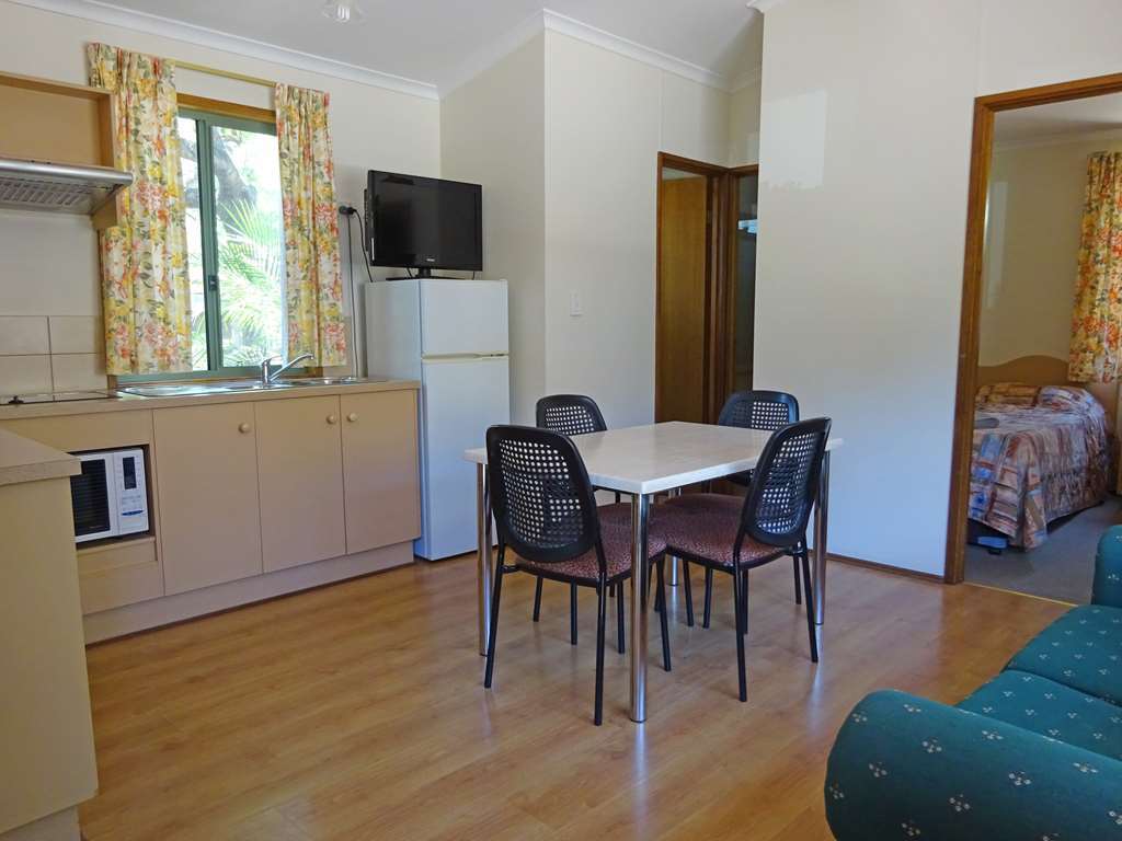 Adelaide Caravan Park - Aspen Holiday Parks Стая снимка