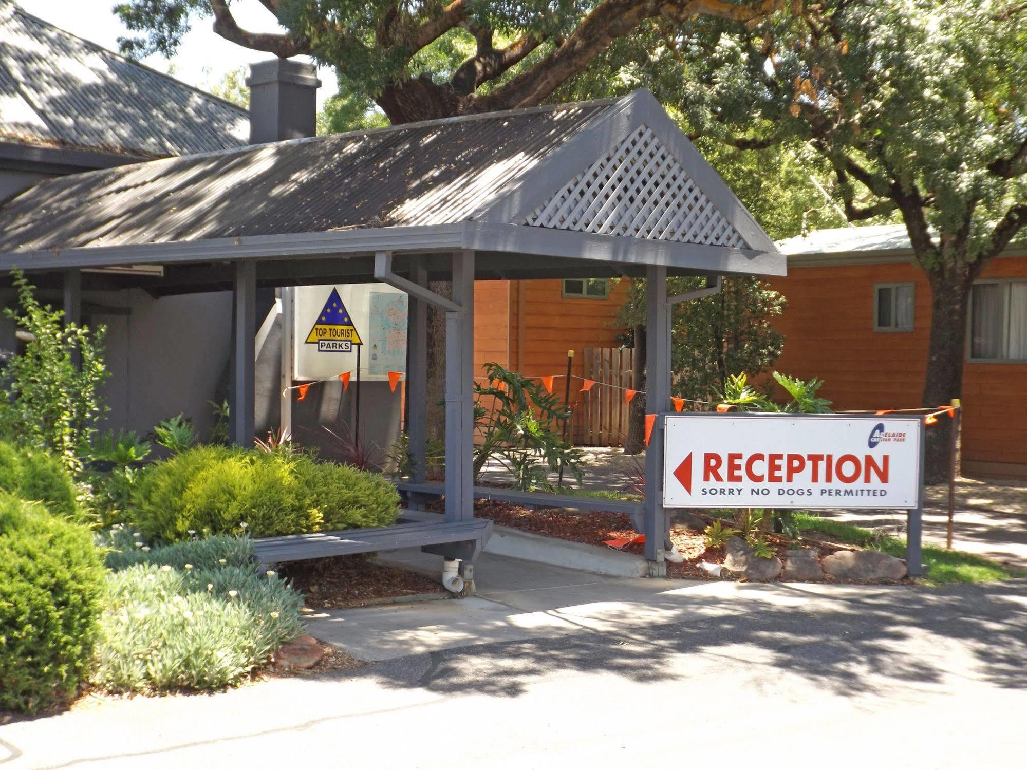Adelaide Caravan Park - Aspen Holiday Parks Екстериор снимка