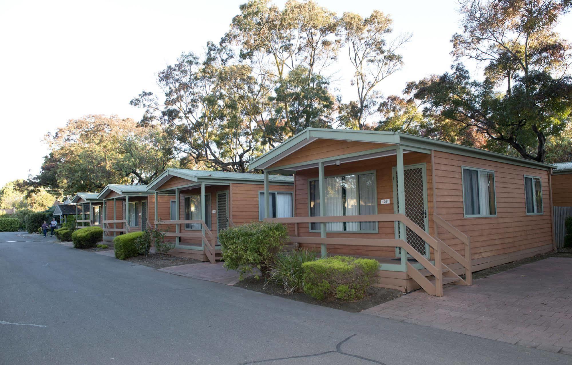 Adelaide Caravan Park - Aspen Holiday Parks Екстериор снимка