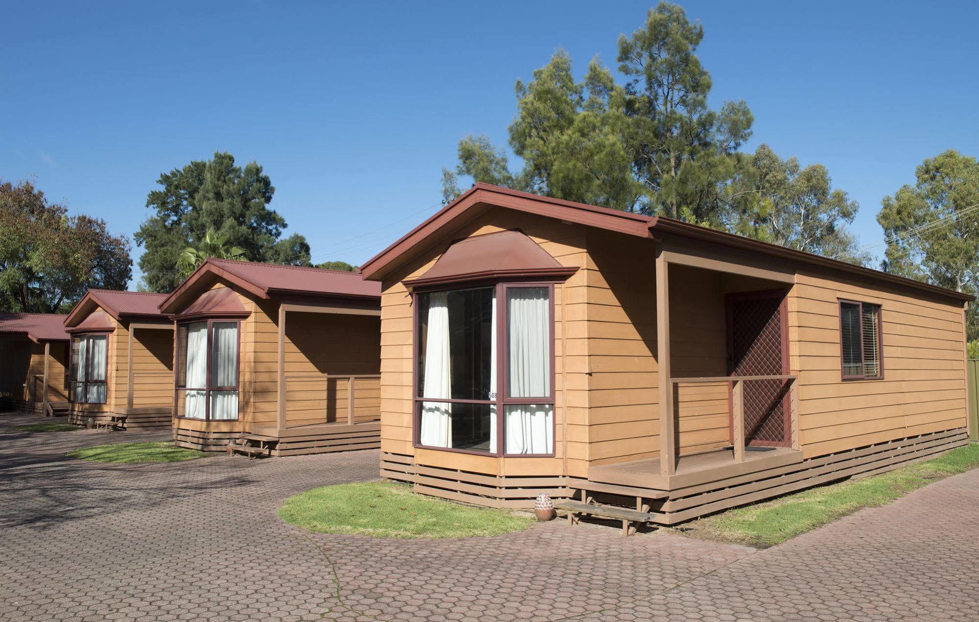 Adelaide Caravan Park - Aspen Holiday Parks Екстериор снимка